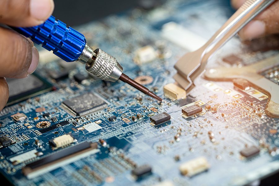 Pin Technology Comparison: Through-Hole vs Surface Mount